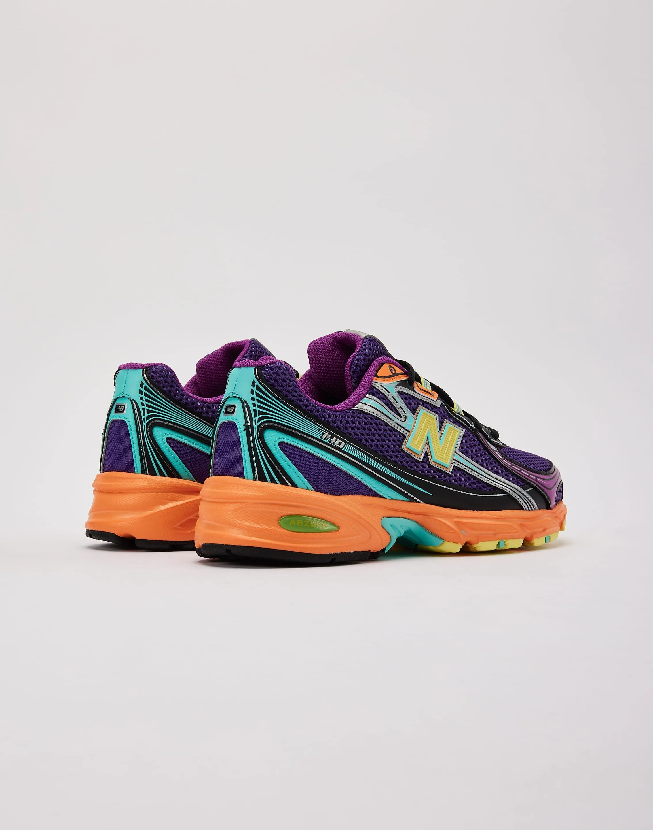 New Balance 740