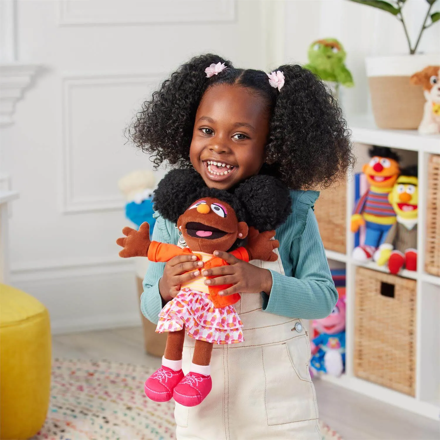Spin Master Toys Sesame Street Gabrielle 13" Plush